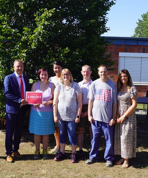 Übergabe Spendenscheck Lebenshilfe Osterburg.
