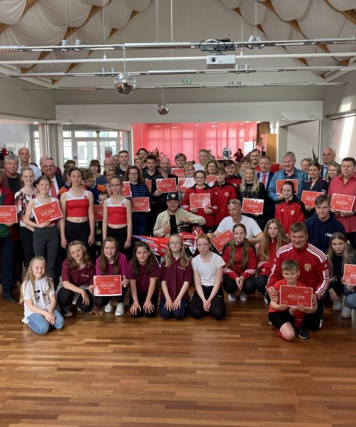 Glückliche Vereine. Der große Spendentag für Vereine.