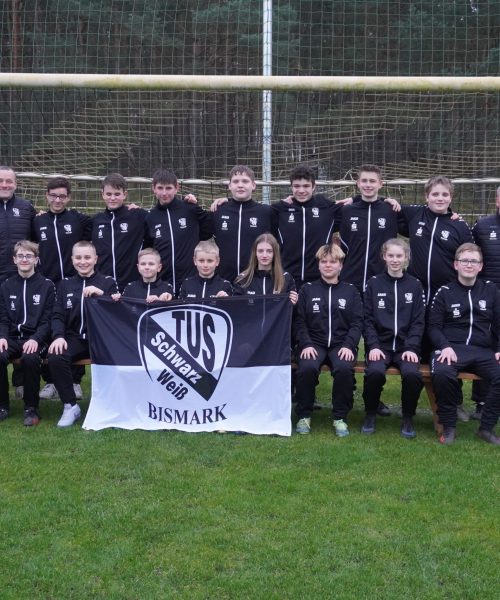 Mit neuen Trainingsanzügen und Sportwesten ist das Team der C-Jugend und die Trainer vom TuS SW Bismark e.V. perfekt ausgerüstet.